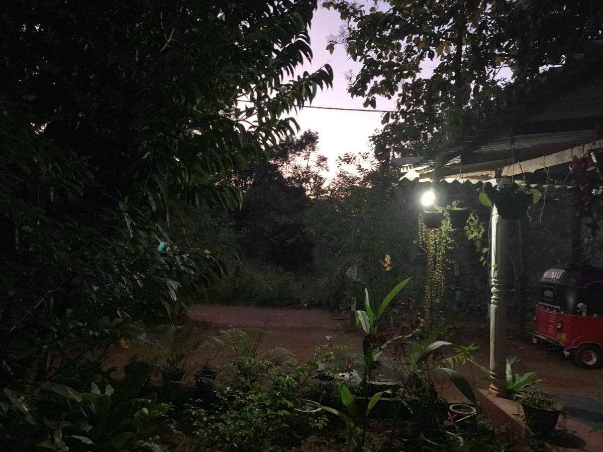 Manju Homestay Sigiriya Buitenkant foto